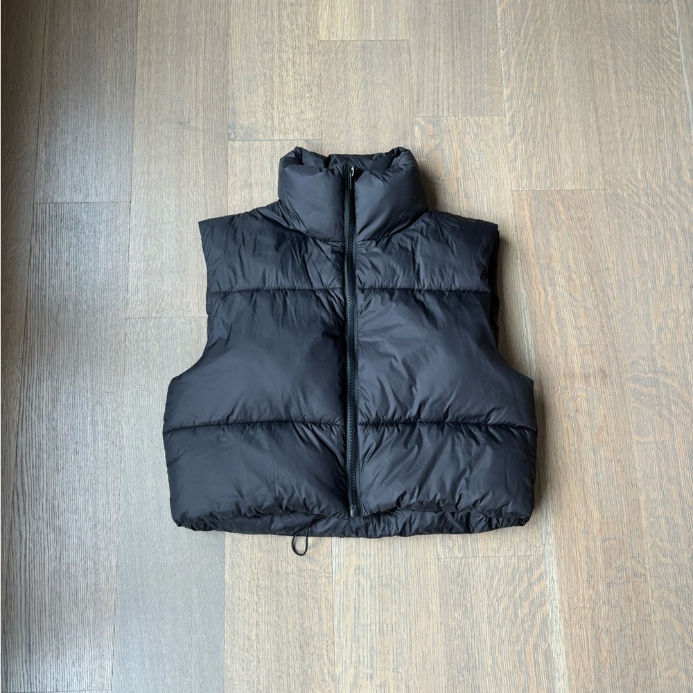 Black Cropped Zip Up Puffer Vest